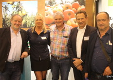 Hardfruitspecialisten onder elkaar: Jos Derwael (New Green), Elvira Schipper (Jan Oskam), Tony Derwael (New Green), Kees Oskam (Jan Oskam) en Jos Claes (New Green)