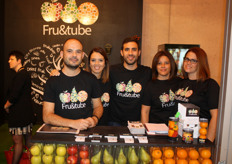 Het team van Fru&Tube. Deze fruitkokers worden in België inmiddels door Euro Gijbels vermarkt.