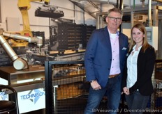 John Scholten en Linda van Boven stonden met de Hightech robot van Technison op de beurs.