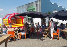 Foodtruckplein en springkussen