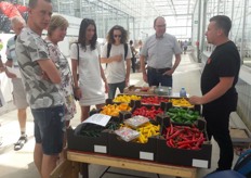 Diverse hete pepers in het kraampje van Westland Peppers.