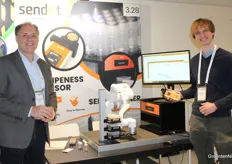 Bert van Tol en Sander Jacobs van Sendot brachten de zaadscanner met robotisering mee, en ook de mobiele zaadsensor. 