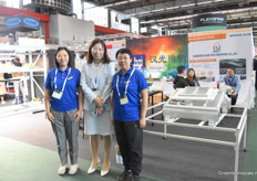 Alica Pan en haar collega's van Shandong Glass Tech Industrial