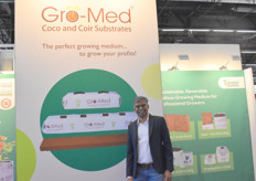 Pounraj Kulandaivel, van Vaighai, heeft net een contract getekend met Natures Miracle. Zij worden de distributeur van Gro-Med voor de United States.