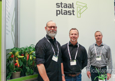 De drie mannen van StaalPlast: Lars Wildenschild, Flemming Jørgensen and Jacob Sørensen. Het bedrijf vierde recent hun 40-jarig bestaan van het familiebedrijf die al jarenlang op maat gemaakte trays maakt voor de tuinbouw.