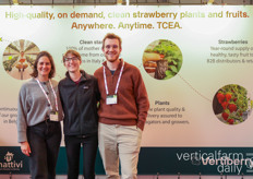 Silvia Balletta en Benjamin Flasse op de Vertiberry stand met Danielle Rose (Ceragen) die ook deel uitmaakt van het grote Weston onderzoek project in Quebec, Canada