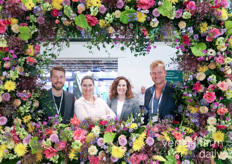 Endre Harnes (Avisomo), Thea Otto, Kendra Armstrong (CropConvergence), en Christer Tilk (GrowPipes) zagen er fleurig uit op deze gezamenlijke foto 