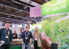 Andrew Worrall, Jack Farmer, and Mathilda Gustavsson met LettUs Grow die hun Aeroponic rolling benches presenteerden maar tegelijkertijd ook hun teeltsoftware Ostara lanceerden op de GreenTech