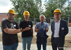 Stijn Cappon (Deforche Construct), Francis Vancraeynest (Deforche Construct), Johan Vermeulen (Maïs Automatisering) en Jago van Bergen (Van Bergen Kolpa Architecten)