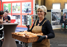 Brabants worstenbrood kon niet ontbreken in de beurshal. De catering was weer goed verzorgd.